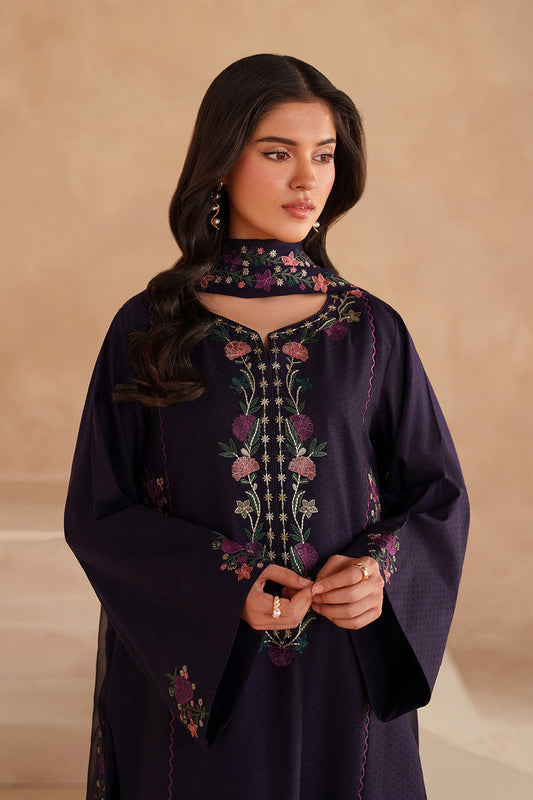 UE-599 Embroidered Lawn - Iznik