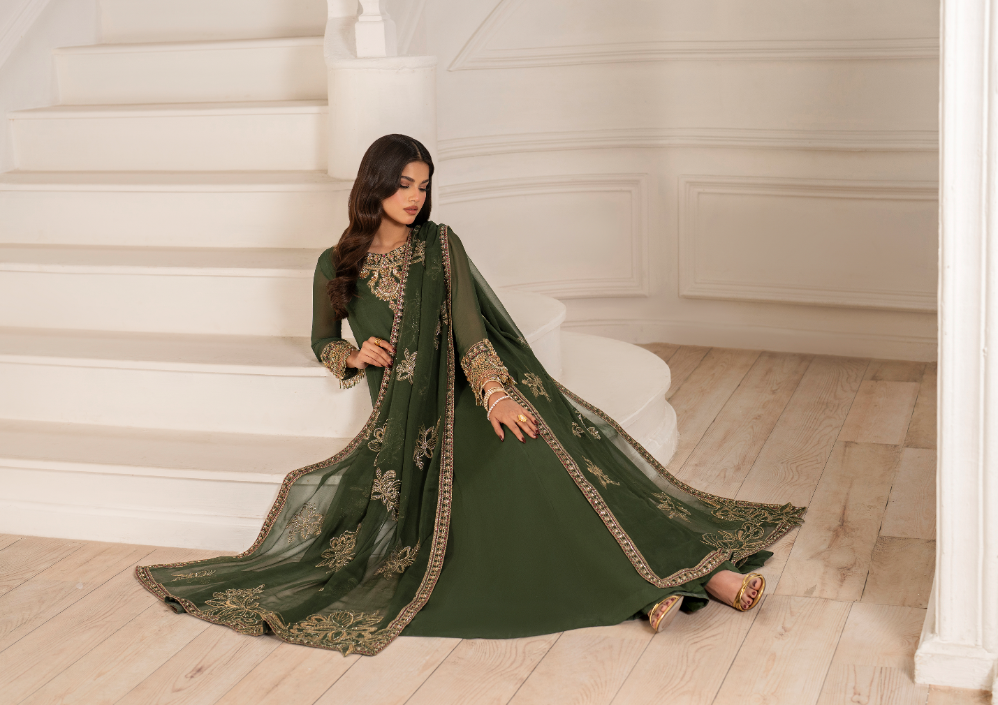 Luxury in Every Stitch: Why Iznik’s Formal Wear is Worth the Hype