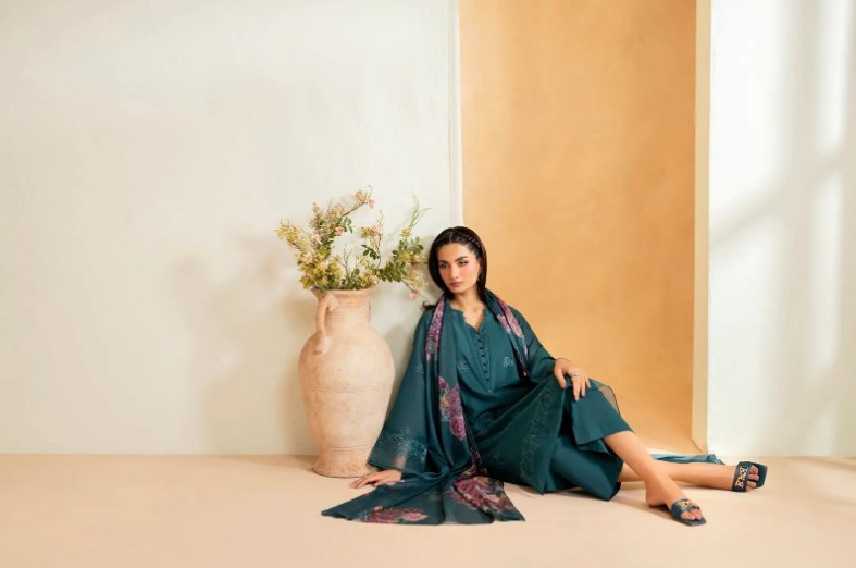 Iznik Lawn Collection: Perfect for the Modern Working Woman