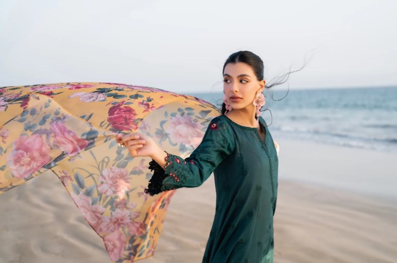 Must-Have Picks: Top Pieces from Iznik's Blossom Summer Lawn 2025 Collection