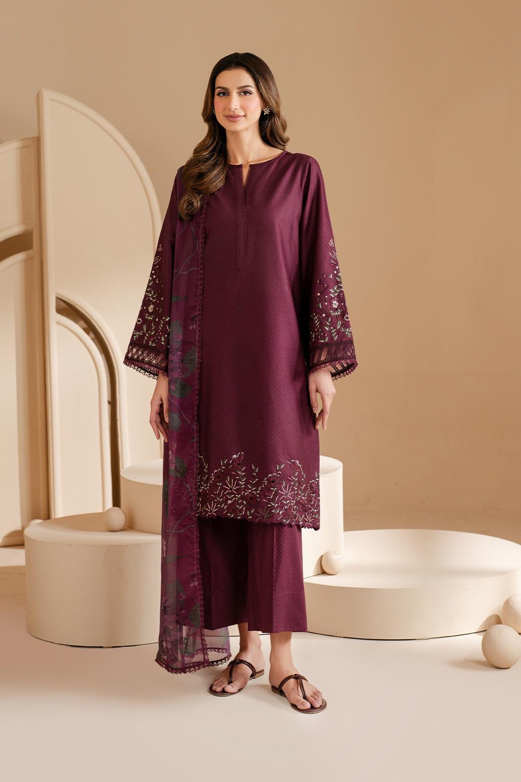 UE-463  Embroidered Lawn