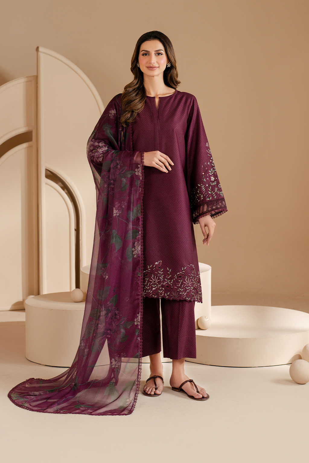 UE-463  Embroidered Lawn - Iznik Main image