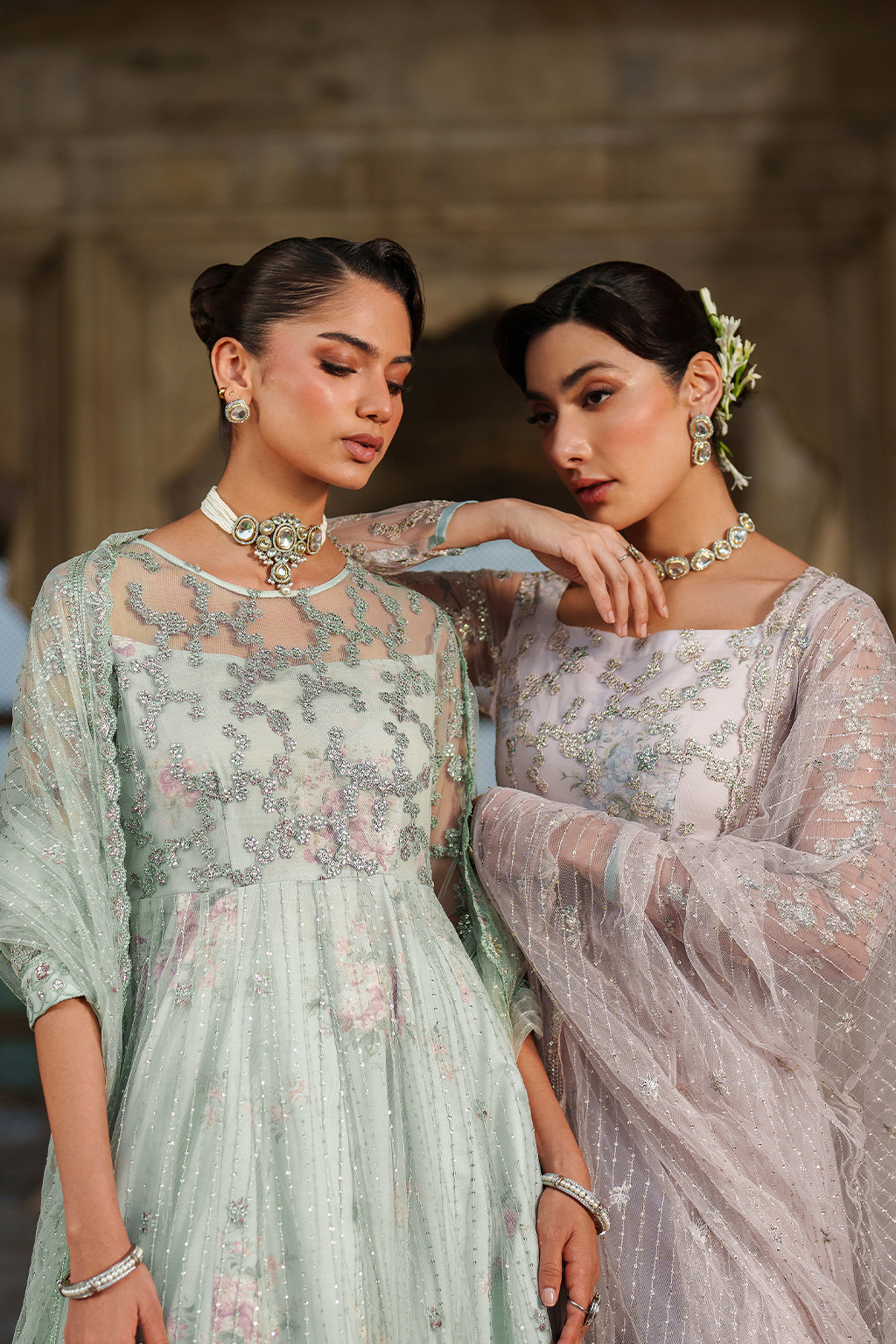 UE-553 Embroidered Net - Iznik