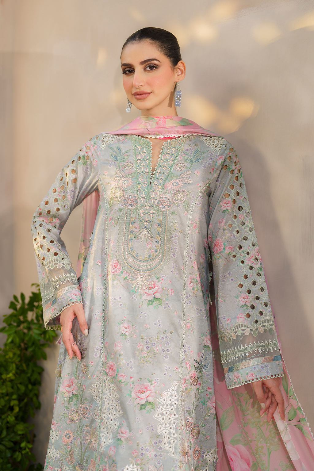 SFL-07 Embroidered Lawn - Iznik