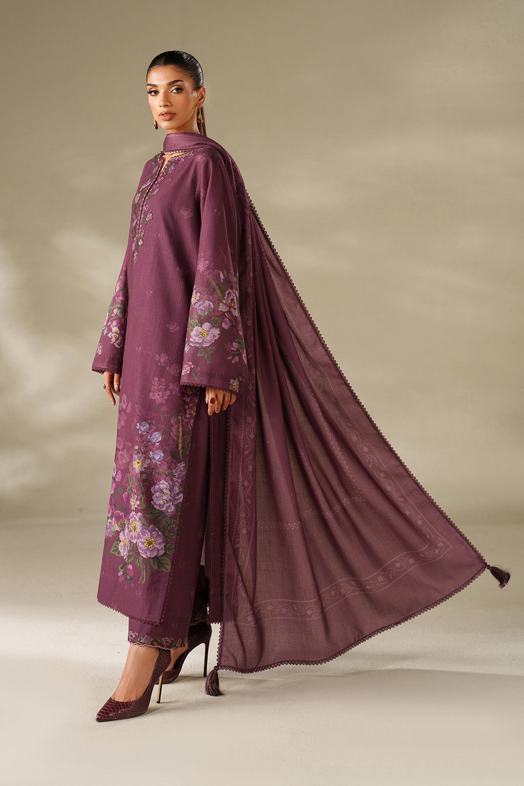 UE-566 Printed Khaddar - Iznik