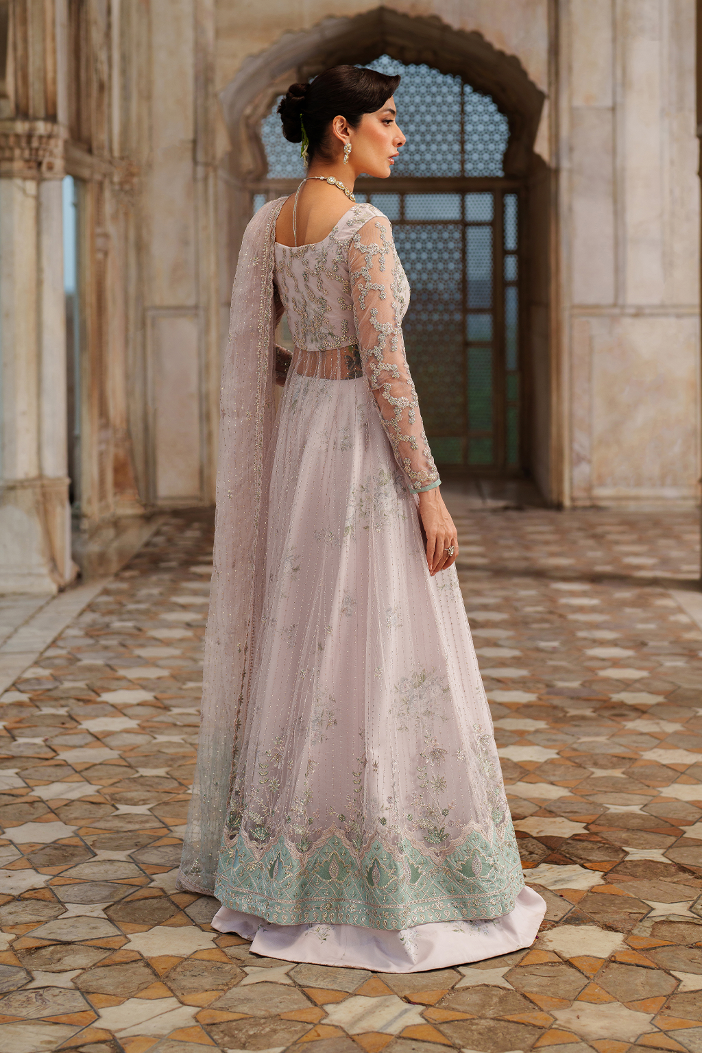 UE-552 Embroidered Net - Iznik