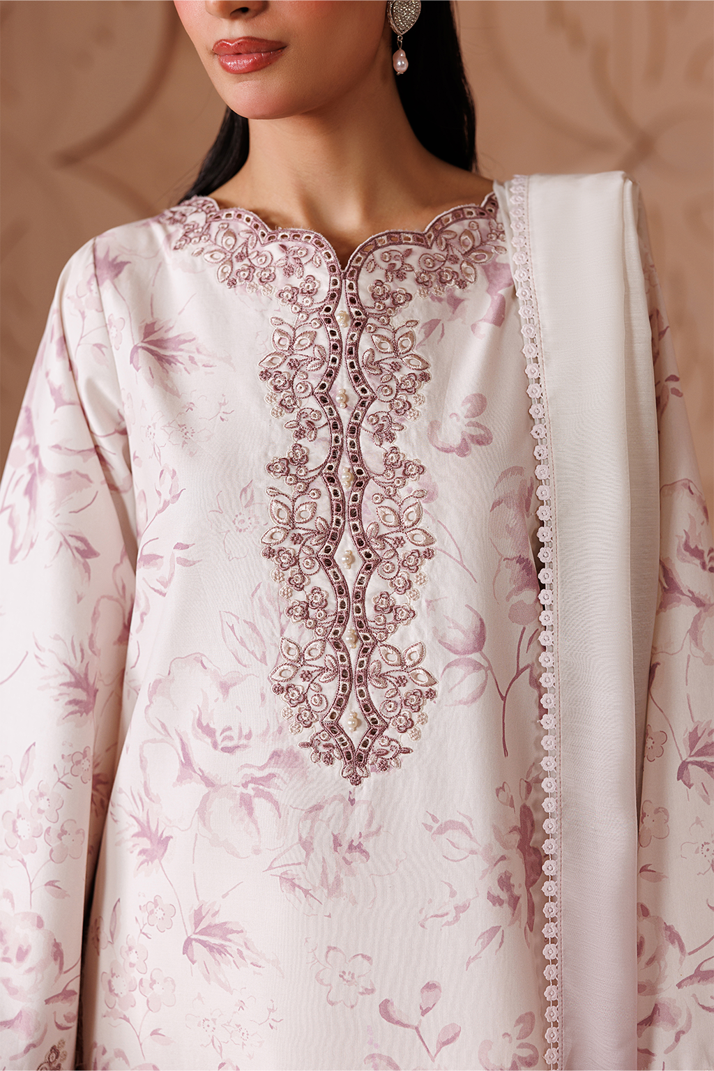UE-704  Printed Lawn - Iznik