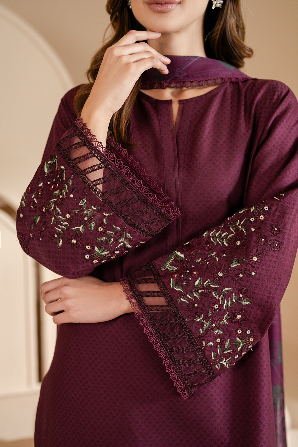 UE-463  Embroidered Lawn - Iznik