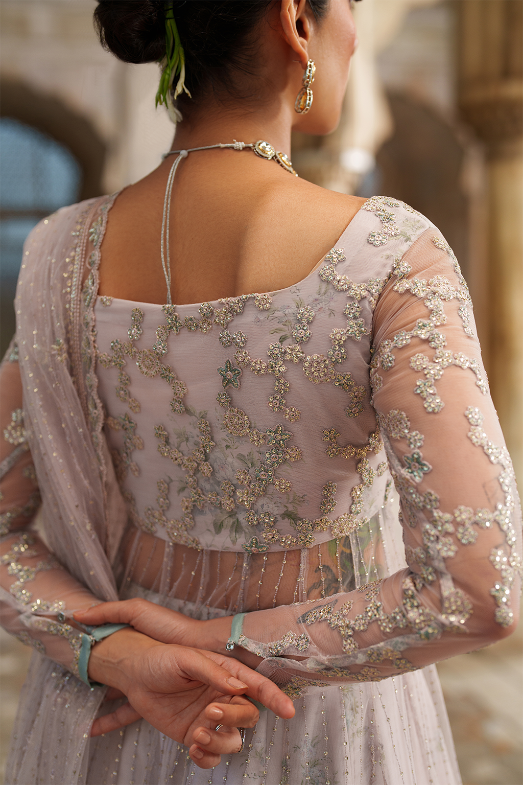 UE-552 Embroidered Net - Iznik