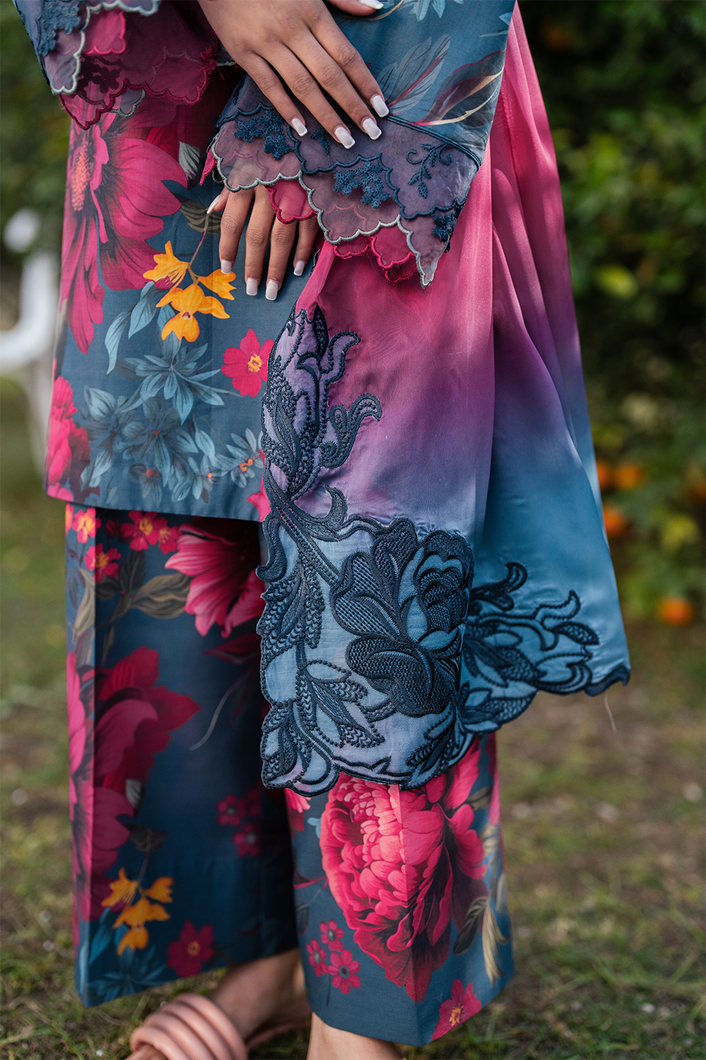 UE-401 Printed Lawn - Iznik