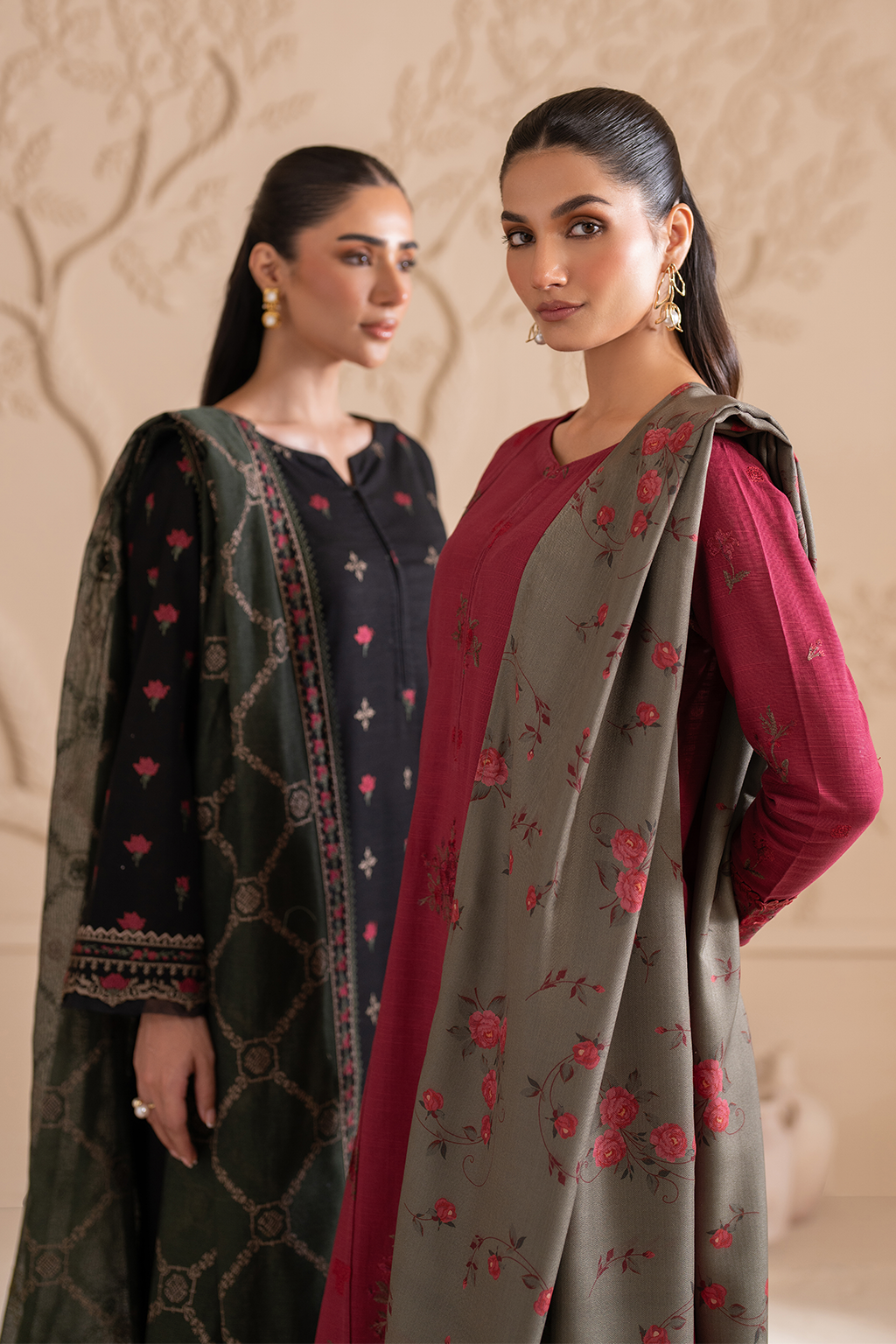 UE-294 Embroidered Khaddar - Iznik