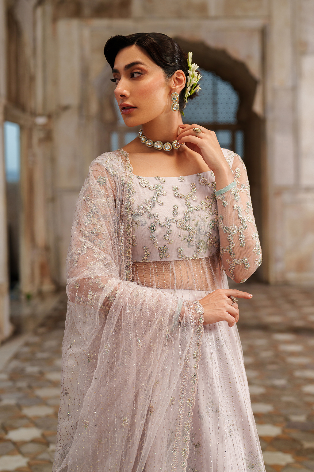 UE-552 Embroidered Net - Iznik