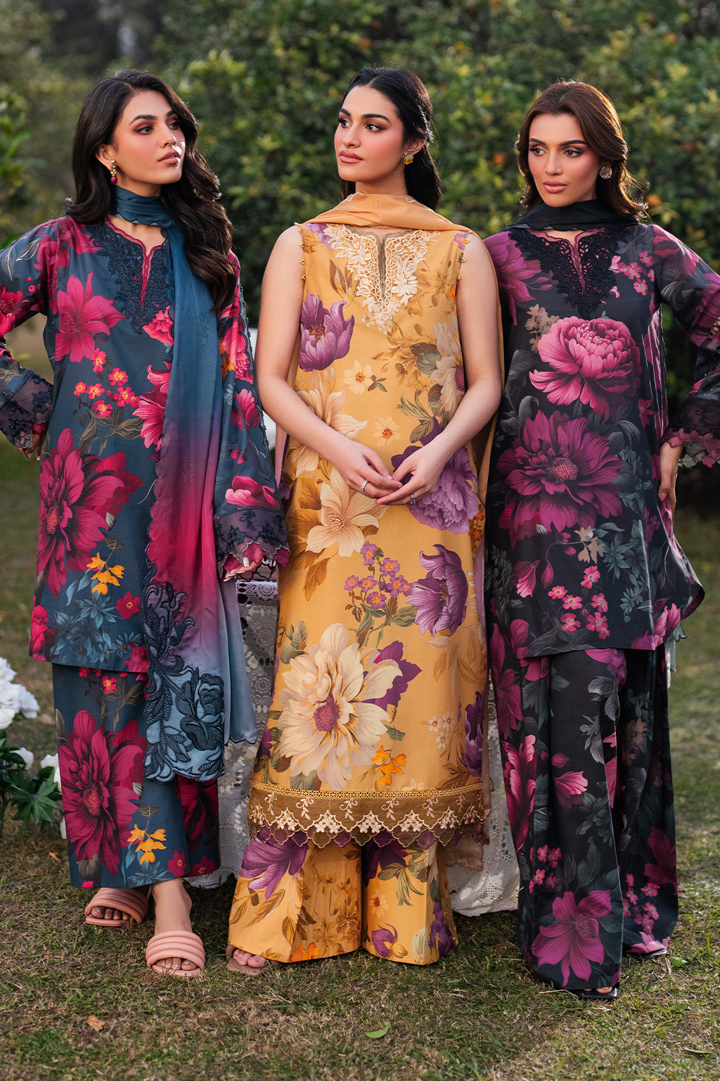 UE-399 Printed Lawn - Iznik