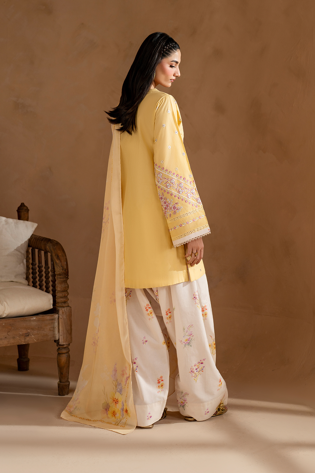 UE-473 Embroidered Lawn Secondary image