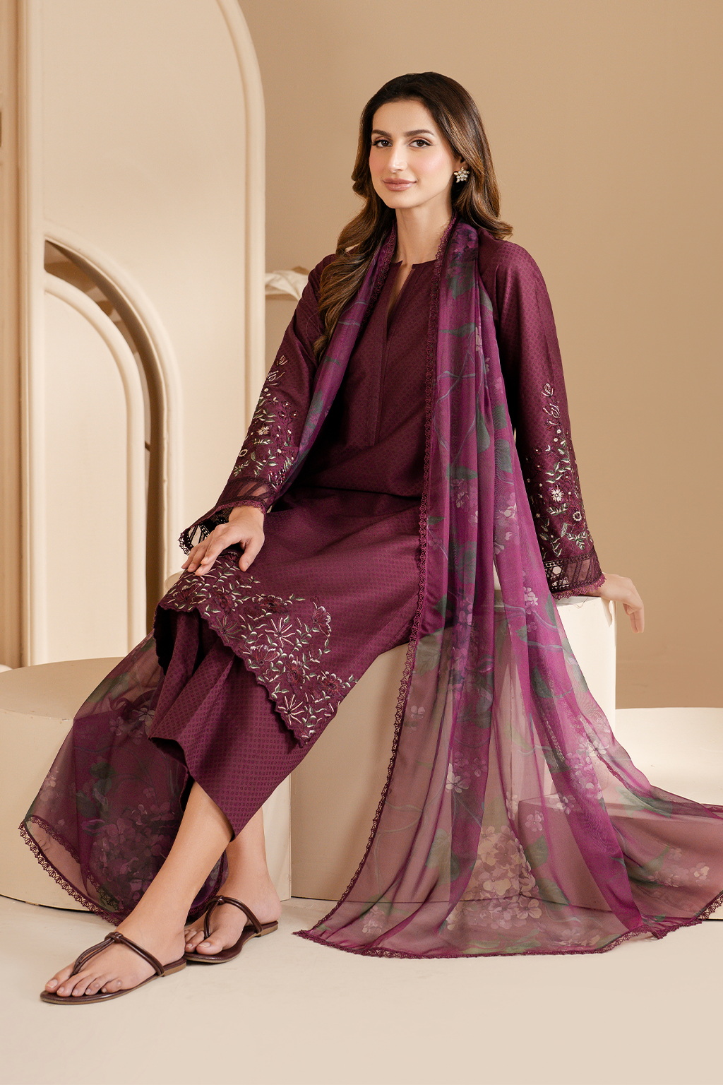 UE-463  Embroidered Lawn - Iznik