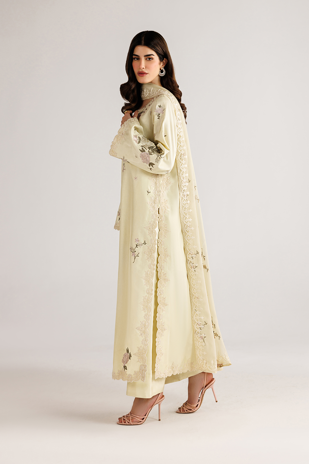 UE-653 Ramen Silk Secondary image