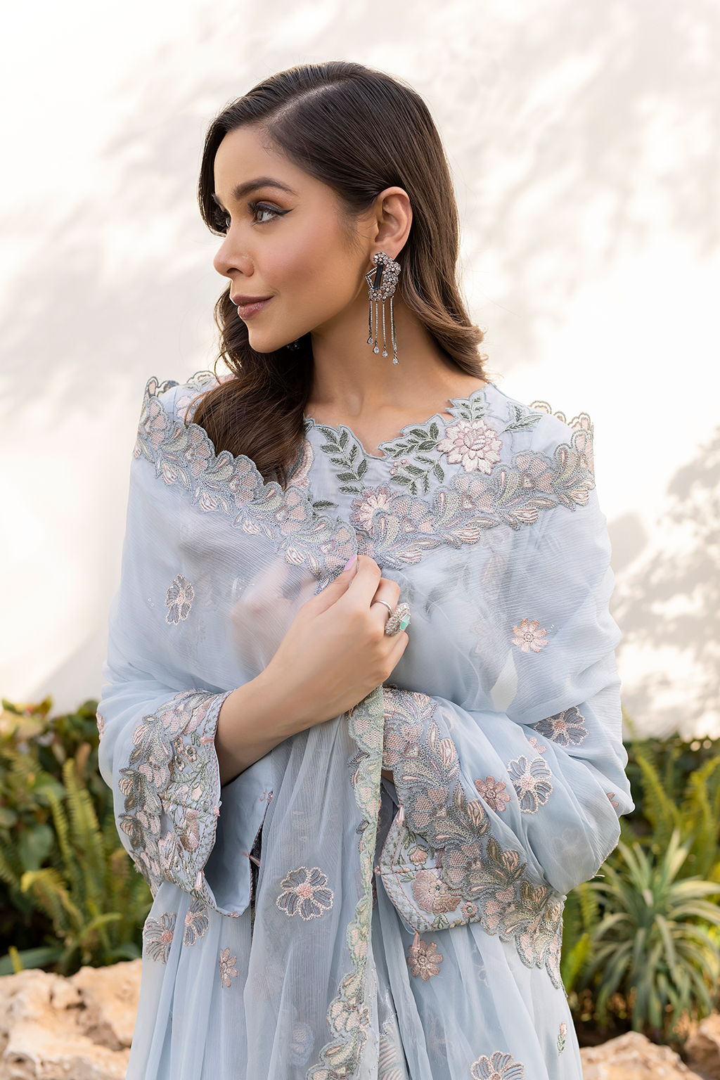 UE-145 Embroidered Lawn - Iznik