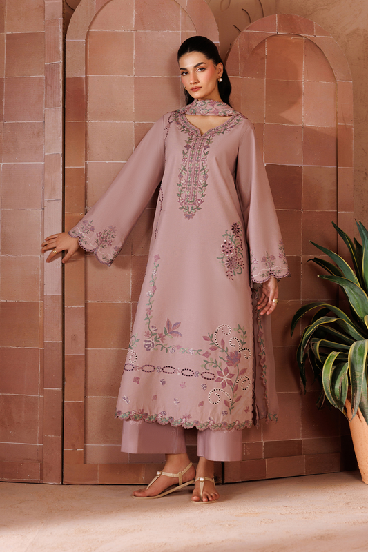 UE-700 Embroidered Lawn - Iznik
