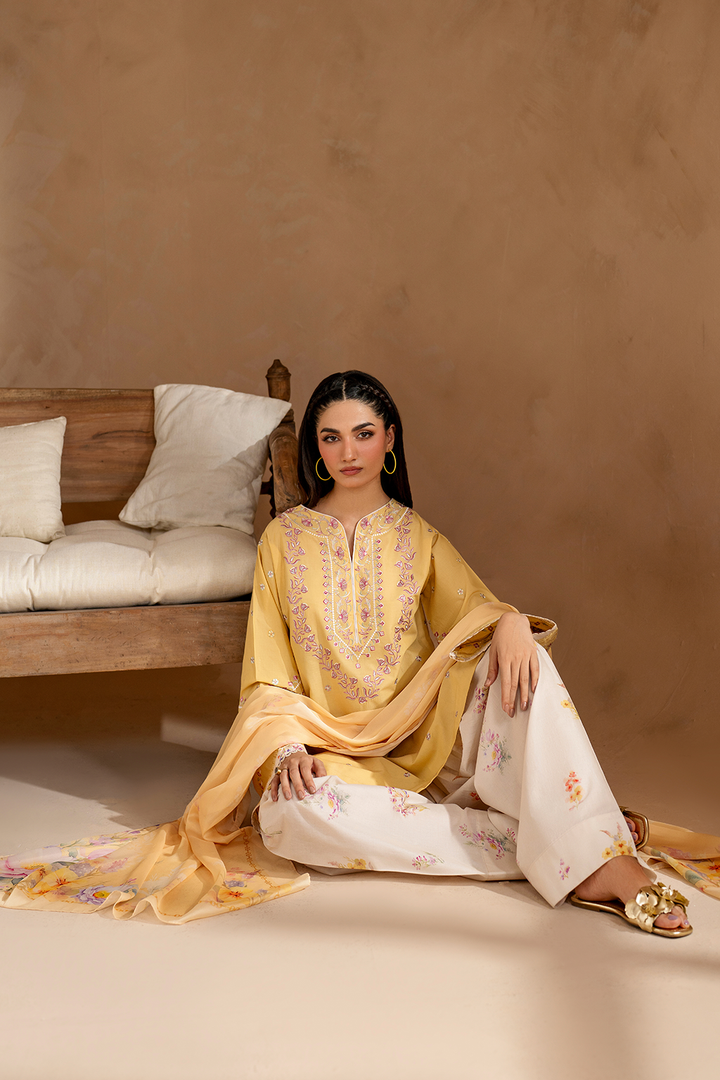 UE-473 Embroidered Lawn - Iznik
