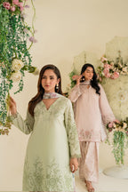 UE-424 Embroidered Textured Lawn - Iznik