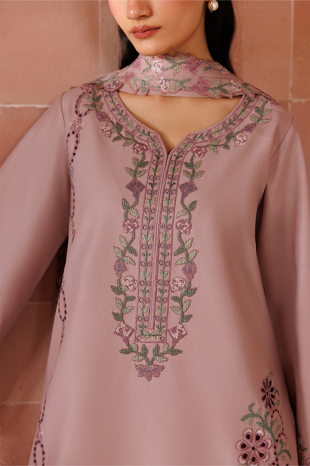 UE-700 Embroidered Lawn