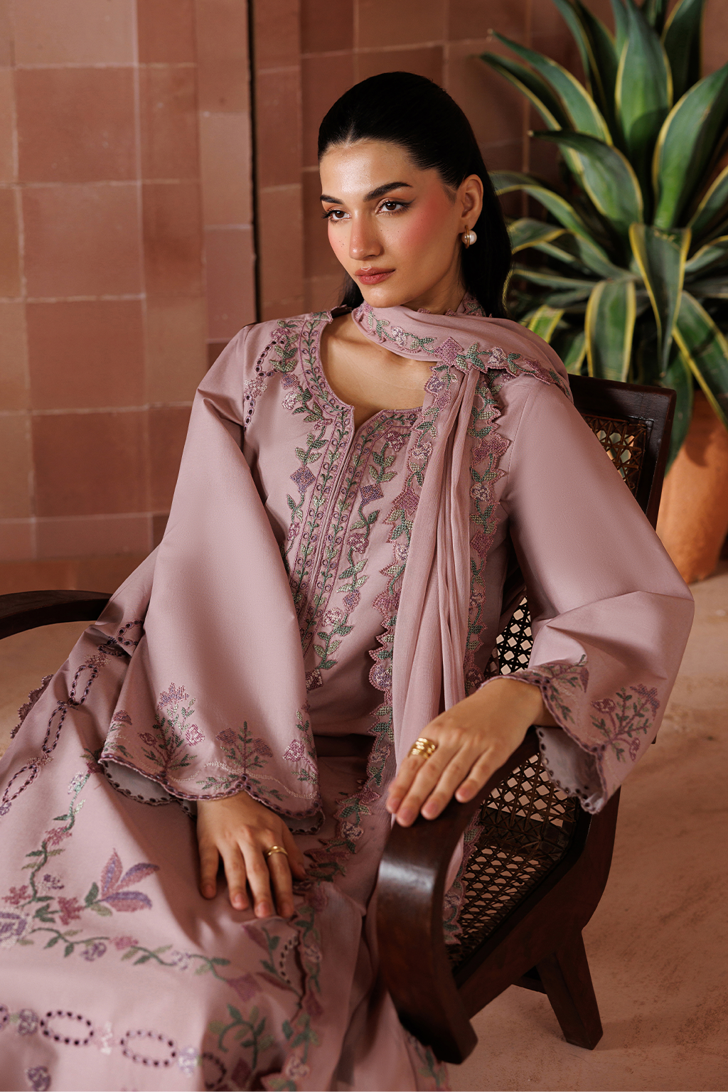 UE-700 Embroidered Lawn