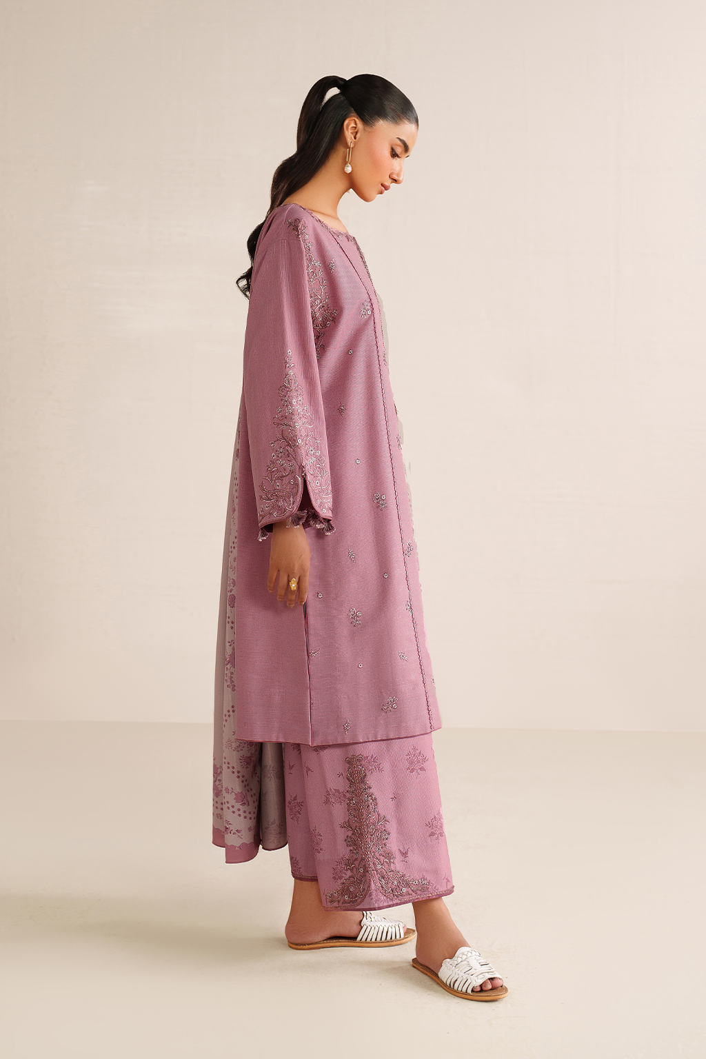 UE-580 Embroidered Khaddar