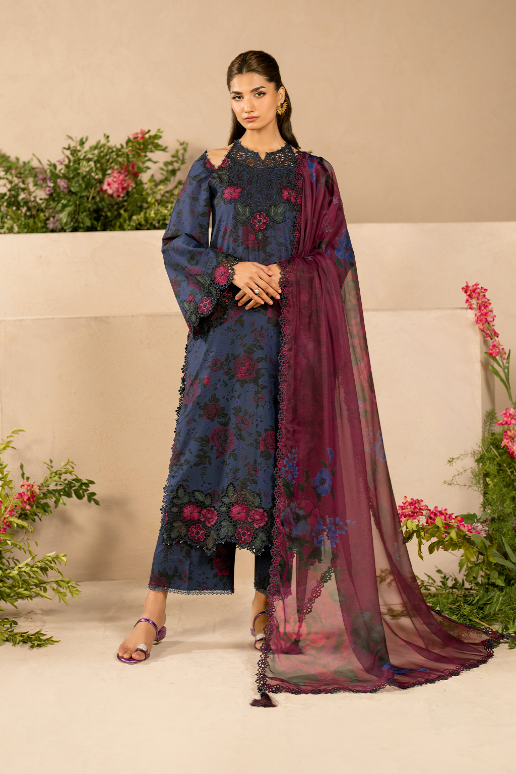 Embroidered Lawn dress - Iznik