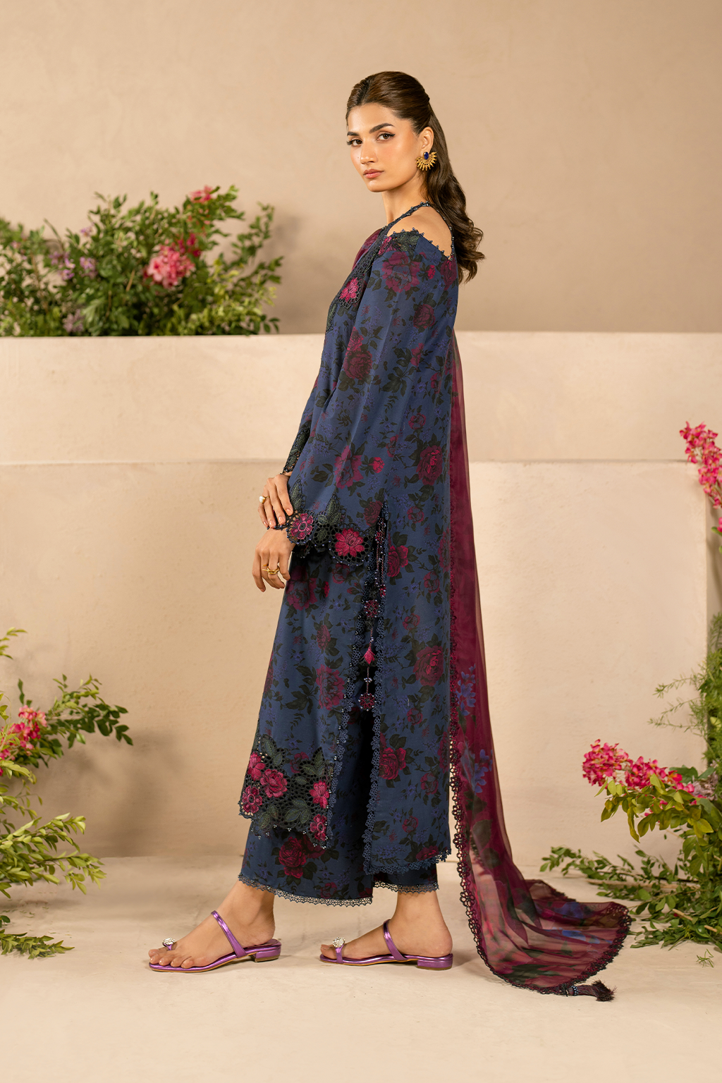 Embroidered Lawn dress - Iznik