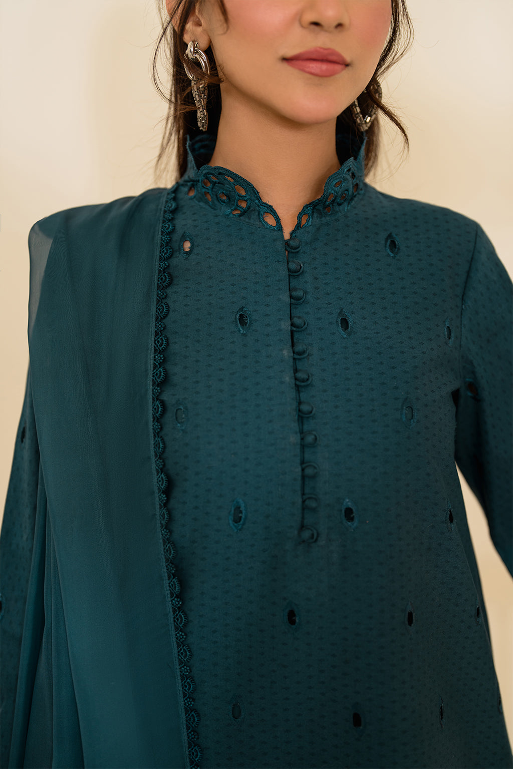 UE-421 Embroidered Textured Lawn - Iznik