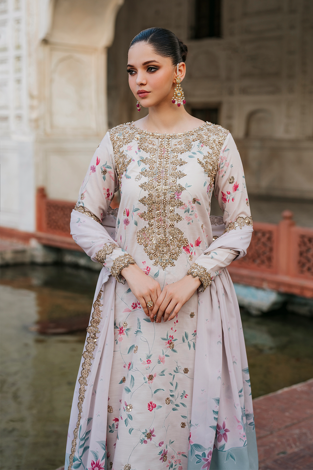 UE-318 Embroidered Raw Silk - Iznik