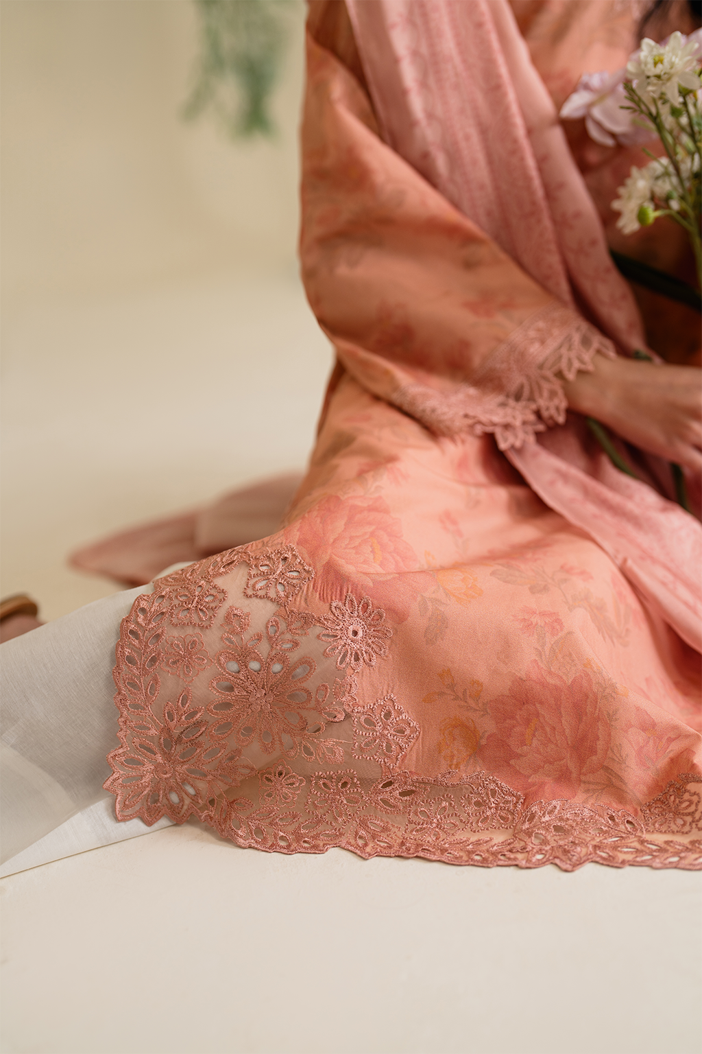 UE-433 Printed Lawn - Iznik