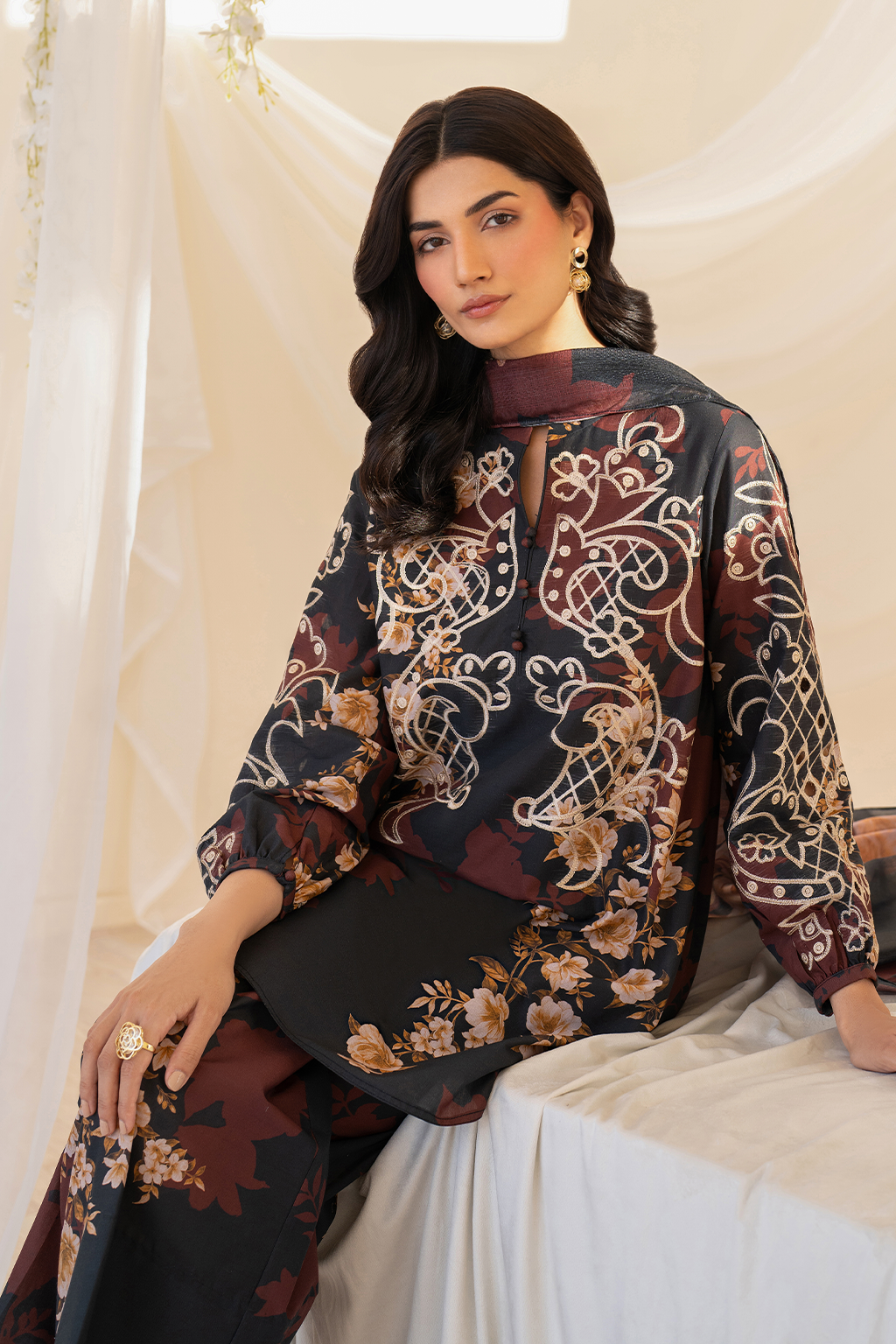 IP-304  Printed Lawn - Iznik