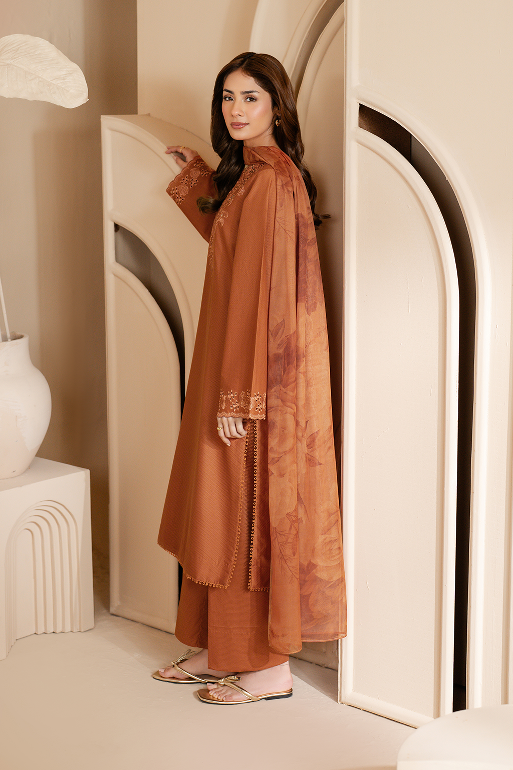 UE-461  Embroidered Lawn