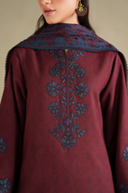 UE-592 Printed Khaddar - Iznik