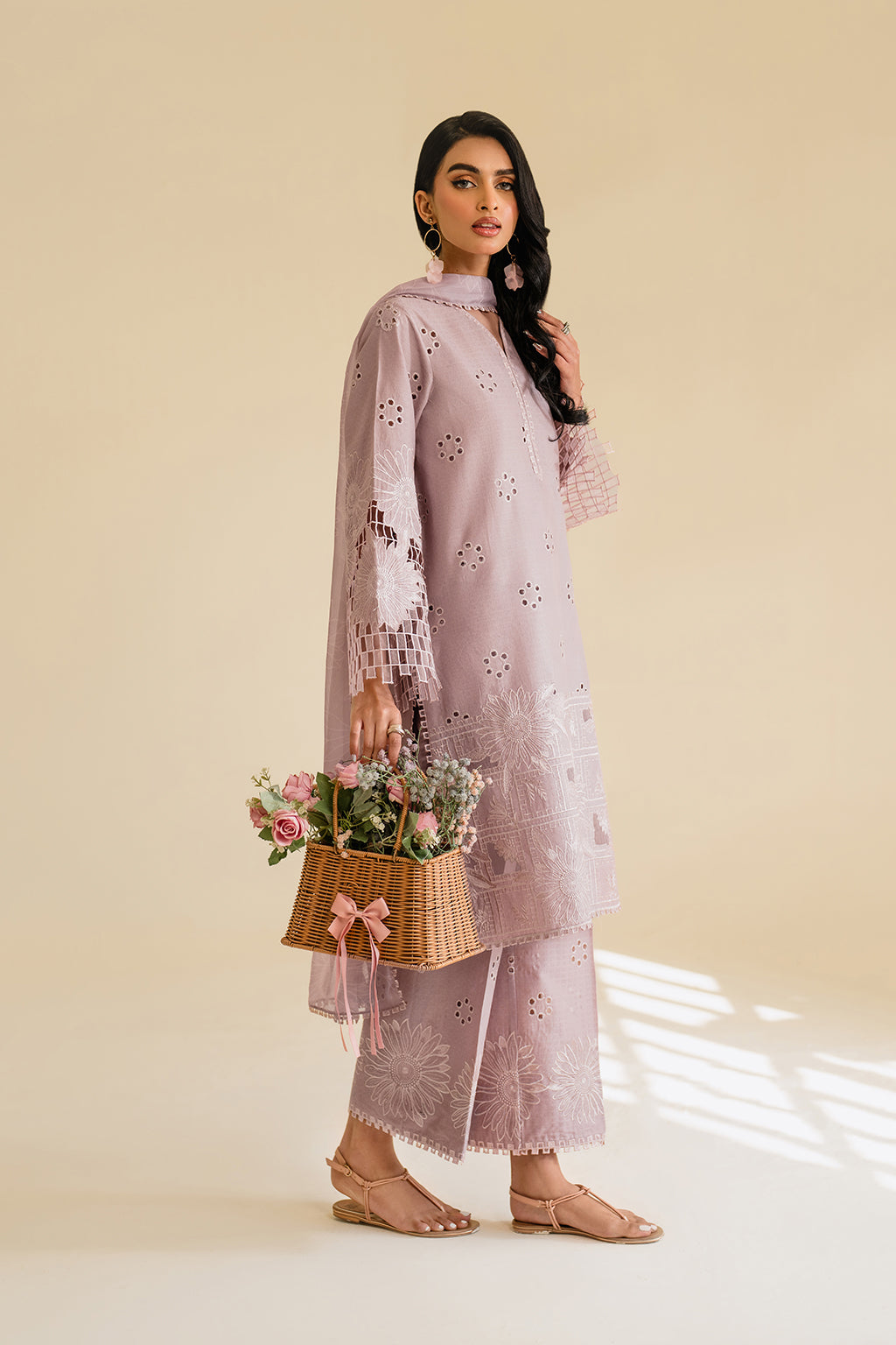 UE-431 Embroidered Textured Lawn - Iznik
