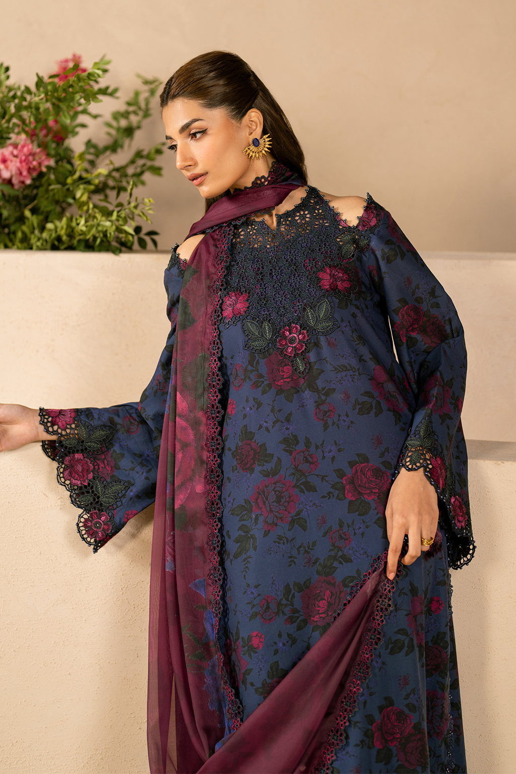 Embroidered Lawn dress - Iznik