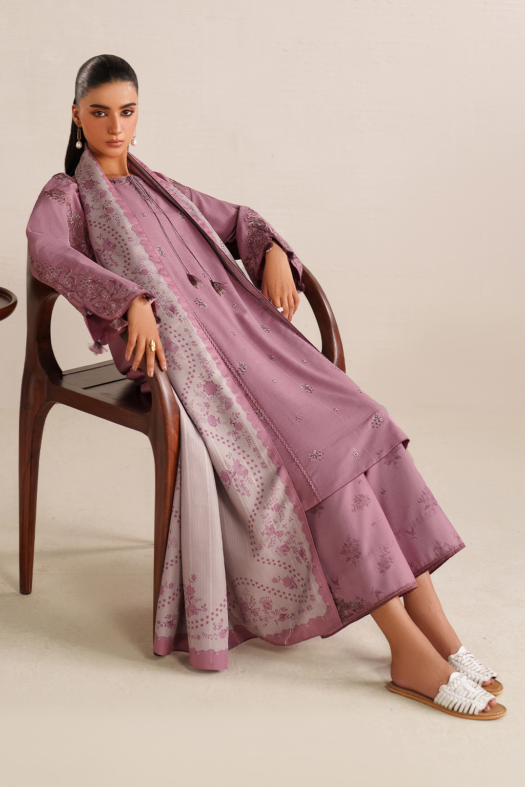 UE-580 Embroidered Khaddar