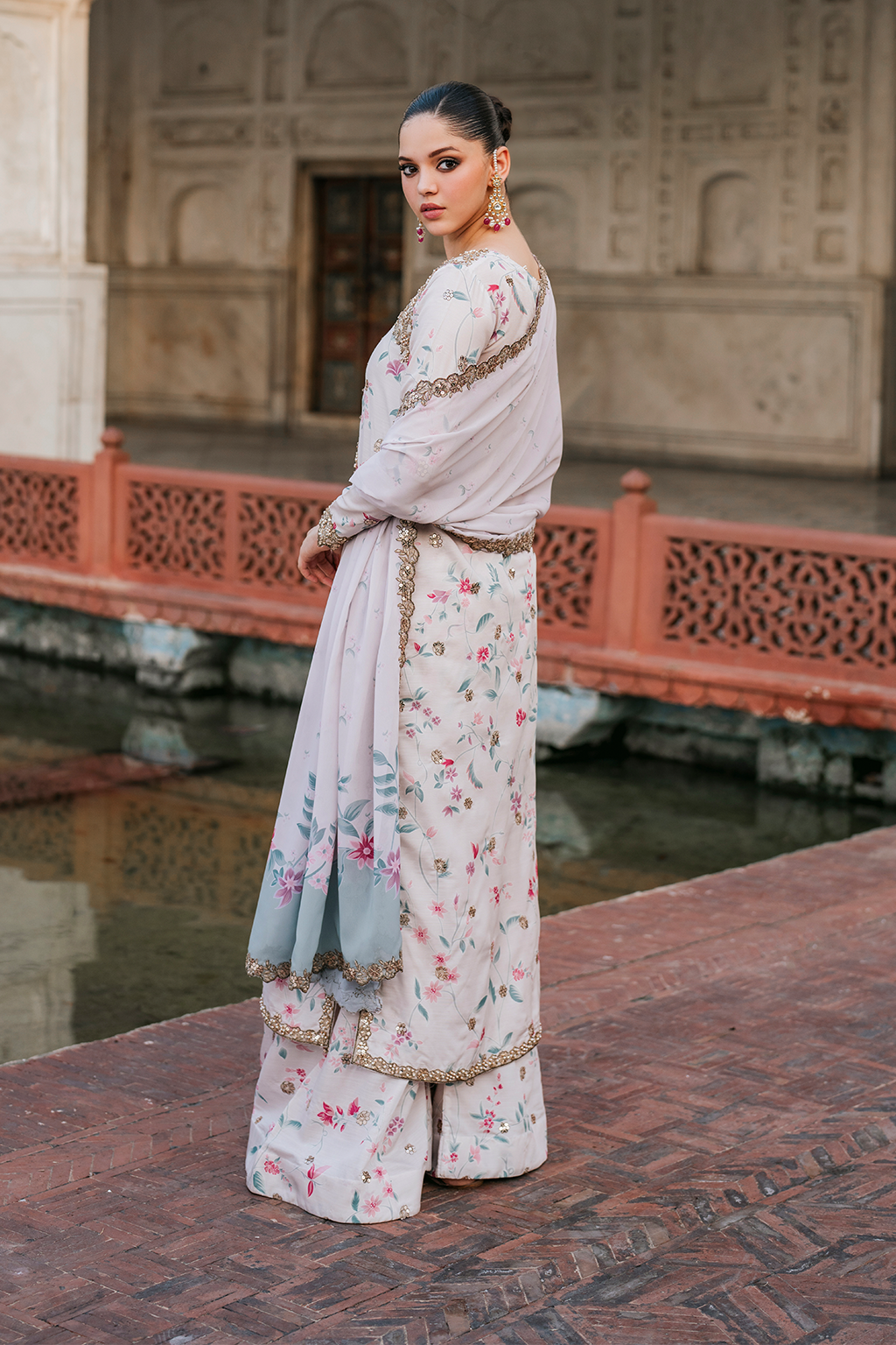 UE-318 Embroidered Raw Silk - Iznik