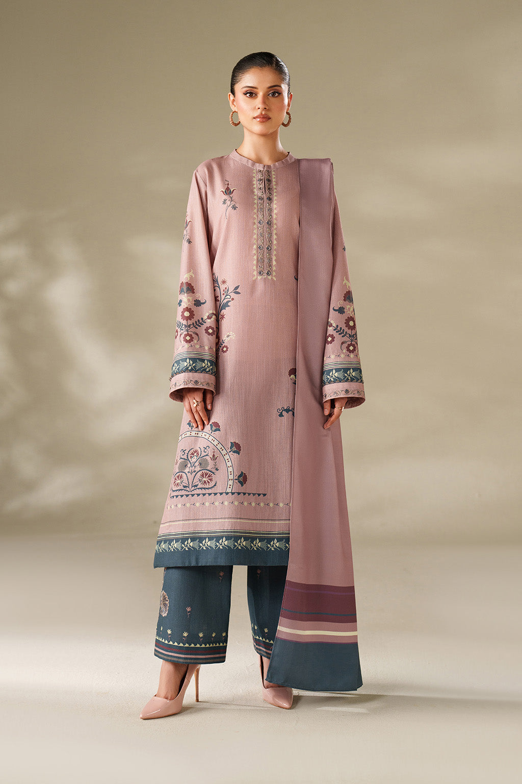 UE-569 Printed Khaddar