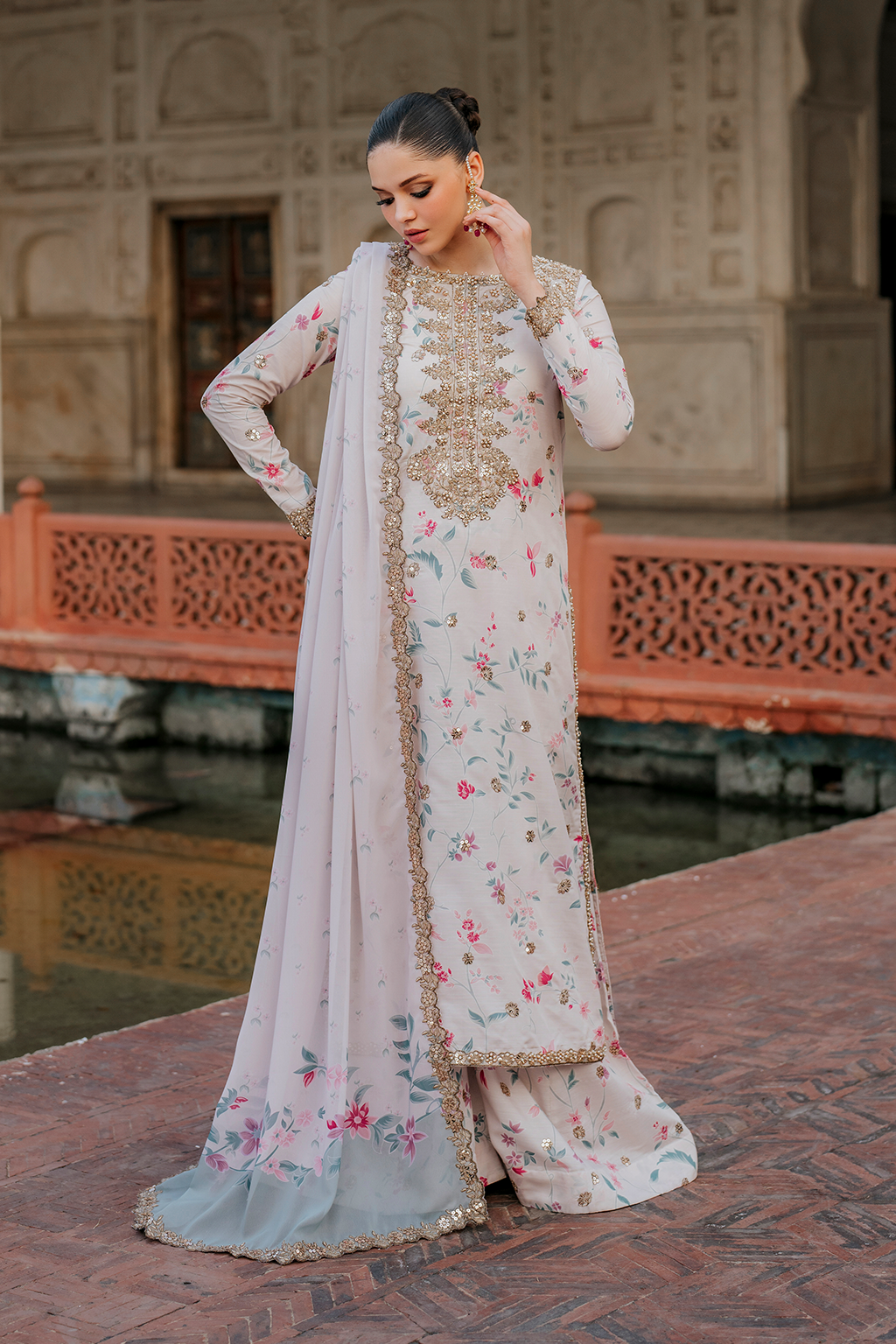 UE-318 Embroidered Raw Silk - Iznik