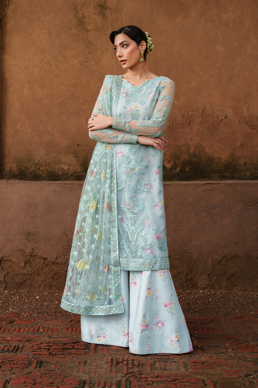 UE-535 Embroidered Net - Iznik