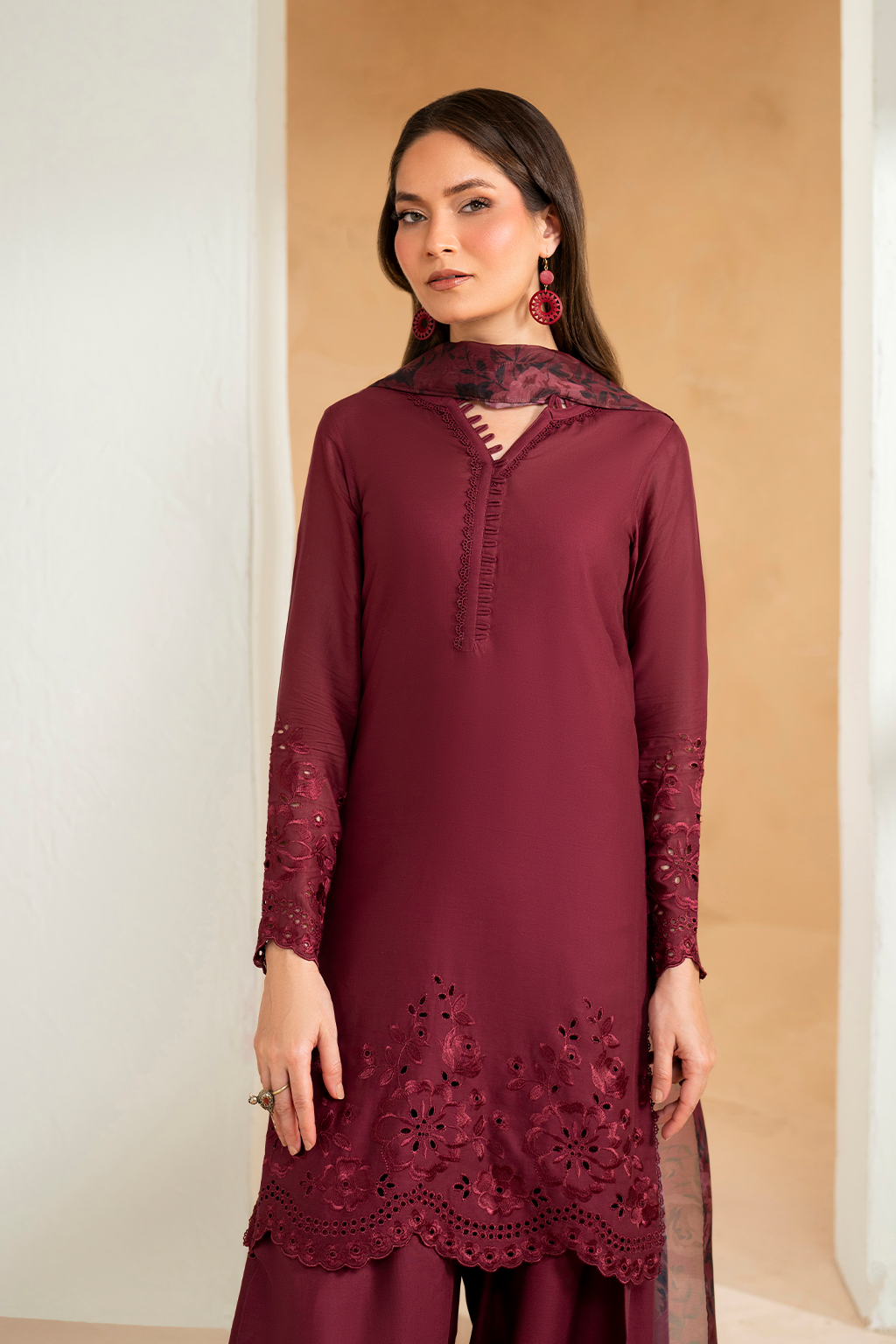 UE-484 Embroidered Lawn