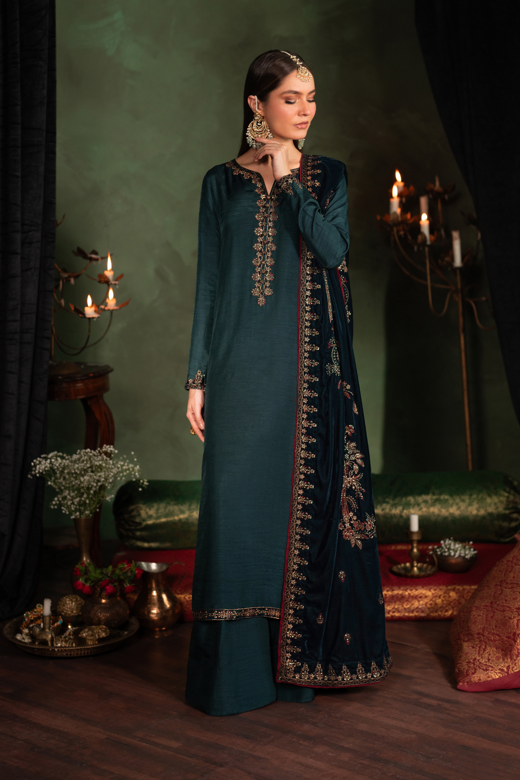 IV-50 Embroidered Velvet - Iznik