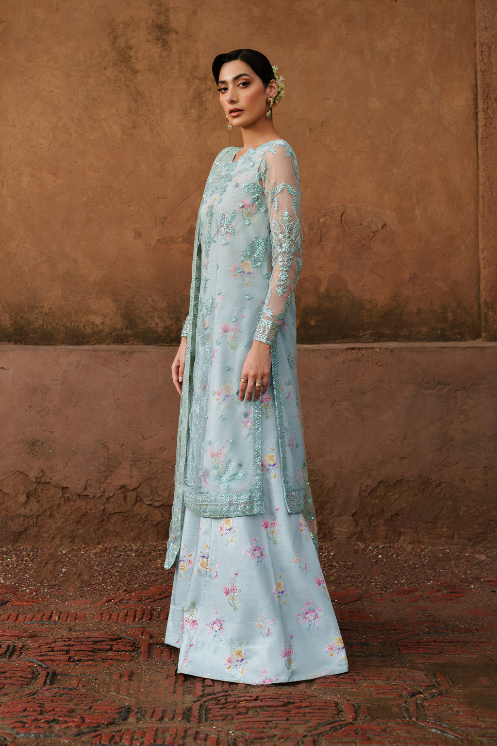 UE-535 Embroidered Net - Iznik