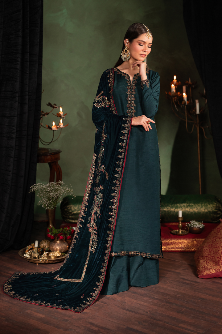 IV-50 Embroidered Velvet - Iznik
