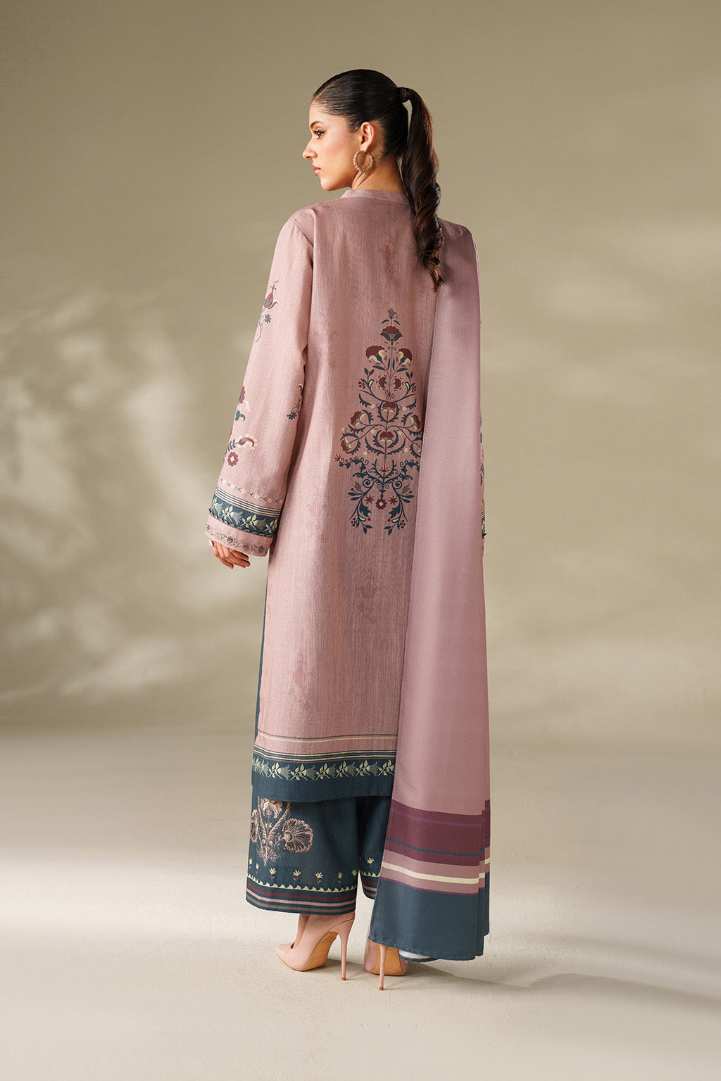 UE-569 Printed Khaddar