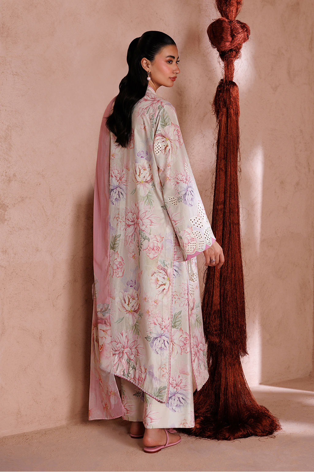 UE-712 Embroidered Lawn