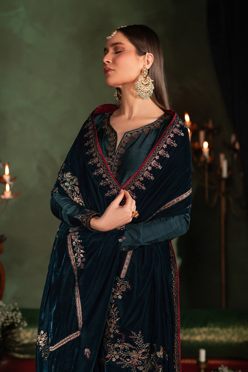 IV-50 Embroidered Velvet - Iznik