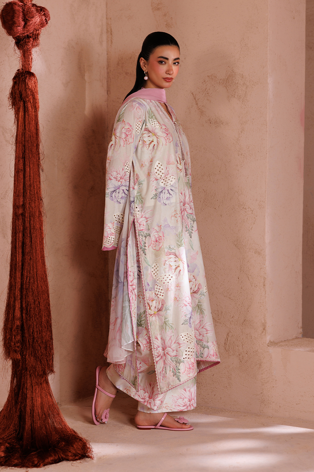 UE-712 Embroidered Lawn